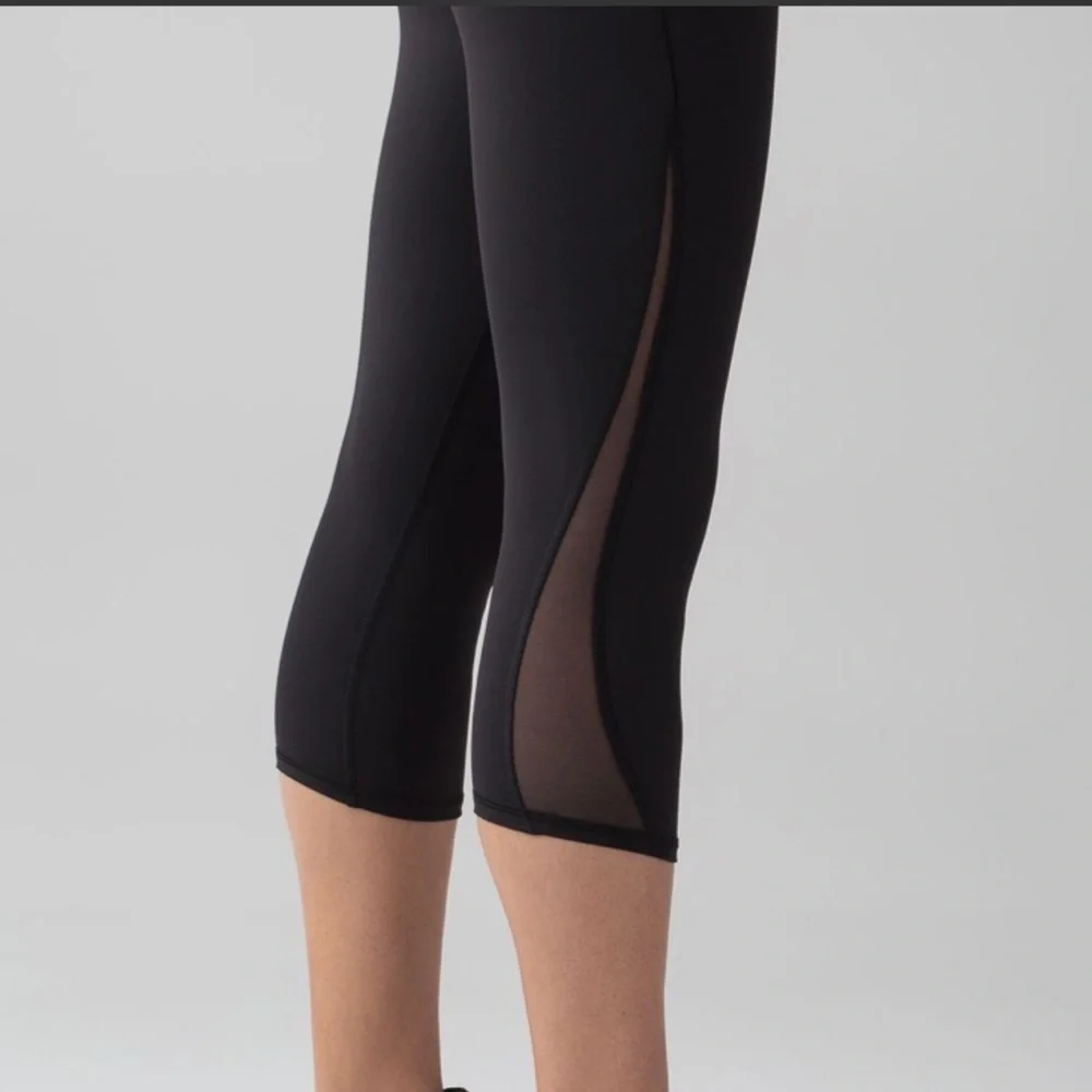 Lululemon Black Train Times Crop (17